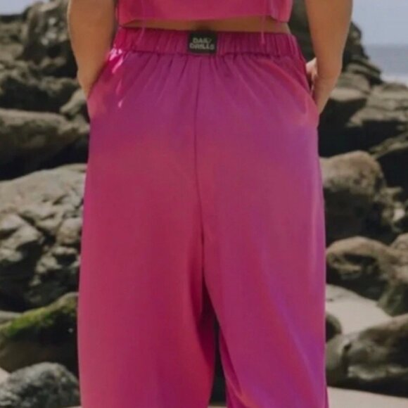 NWT Daily Drills Silky Resort Pants Hot Pink M/L - Picture 7 of 7